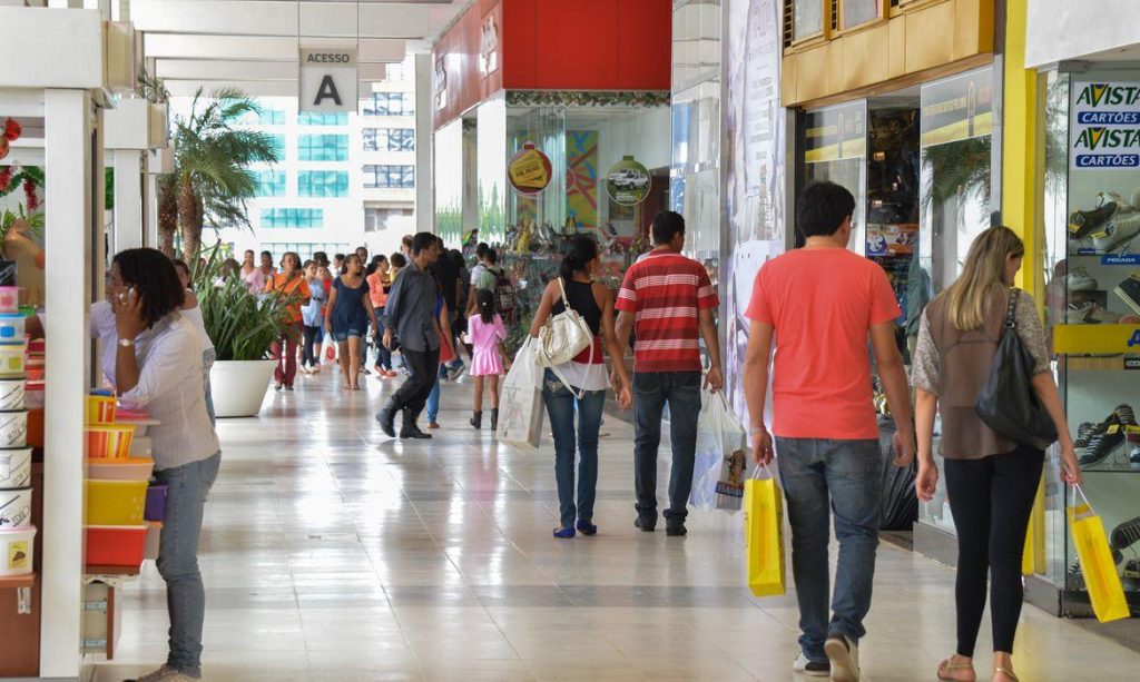 Mais da metade dos amazonenses estão inadimplentes