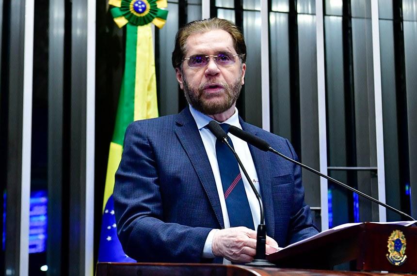 Plínio Valério questiona se vale a pena preservar integralmente a Amazônia