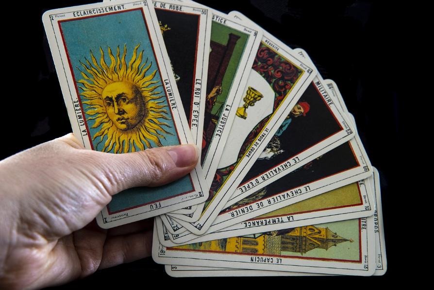 Jogar Tarot Online é confiável?