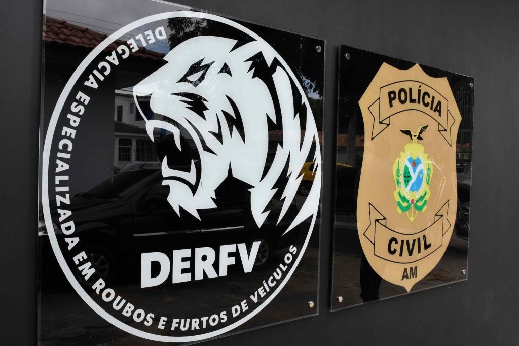 Quarteto é preso suspeito de roubo de veículos, em Manaus