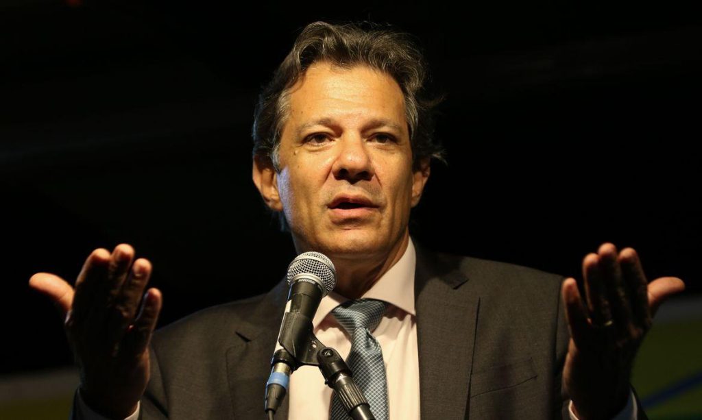 Haddad tem casa invadida na madrugada em São Paulo