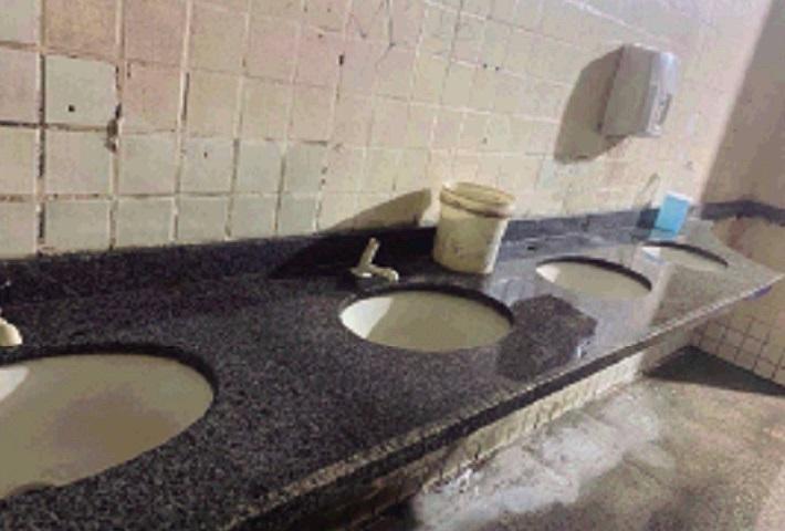 Terminais de ônibus de Manaus viram alvo de vândalos
