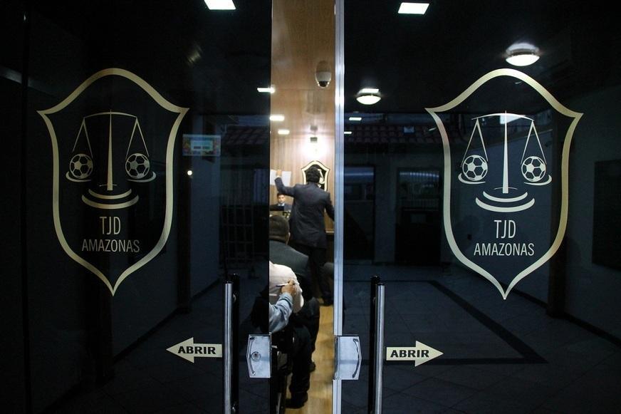 Presidente e secretária-geral do TJD-AM são afastados dos cargos por 30 dias
