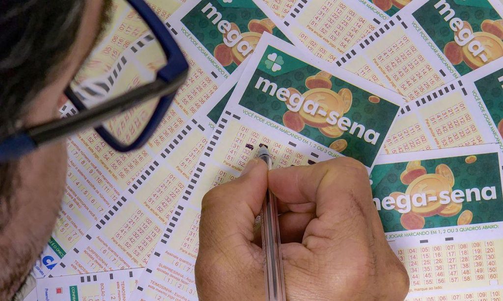 Nenhuma aposta acerta Mega-Sena e prêmio acumula em R$ 34 milhões
