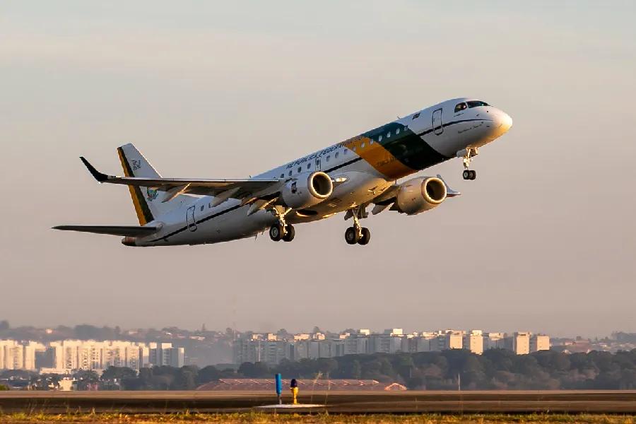 Avião que trará brasileiros de Gaza decola para o Egito