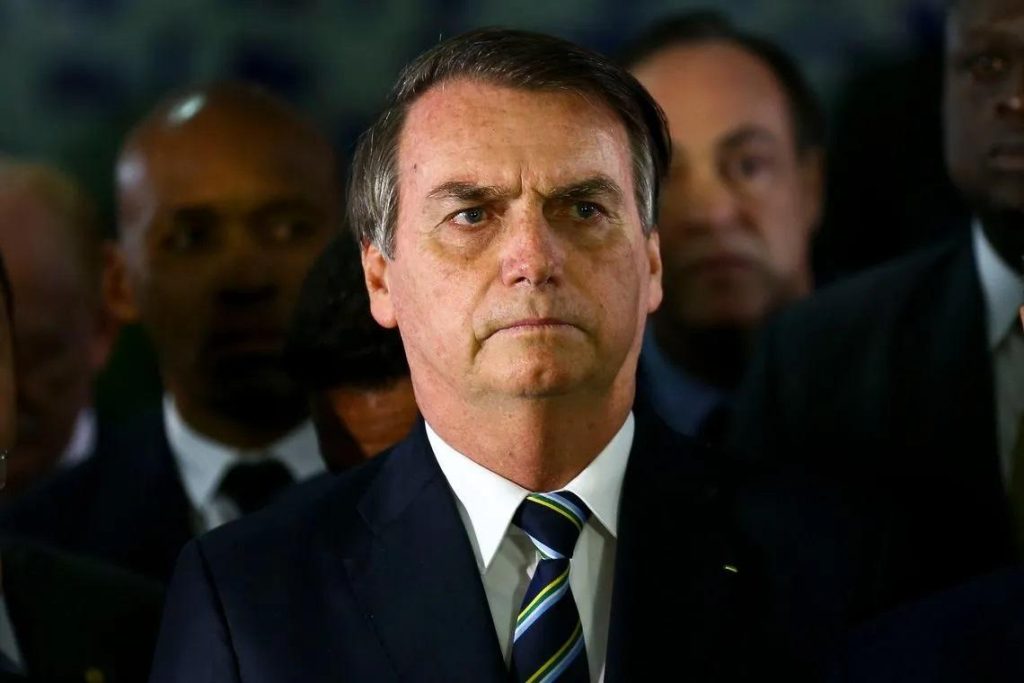 CPMI aprova relatório com pedido de indiciamento de Bolsonaro e militares
