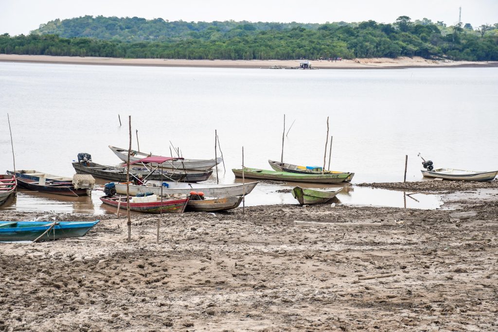 Na seca recorde deste ano, rio Negro desceu 15,59 metros