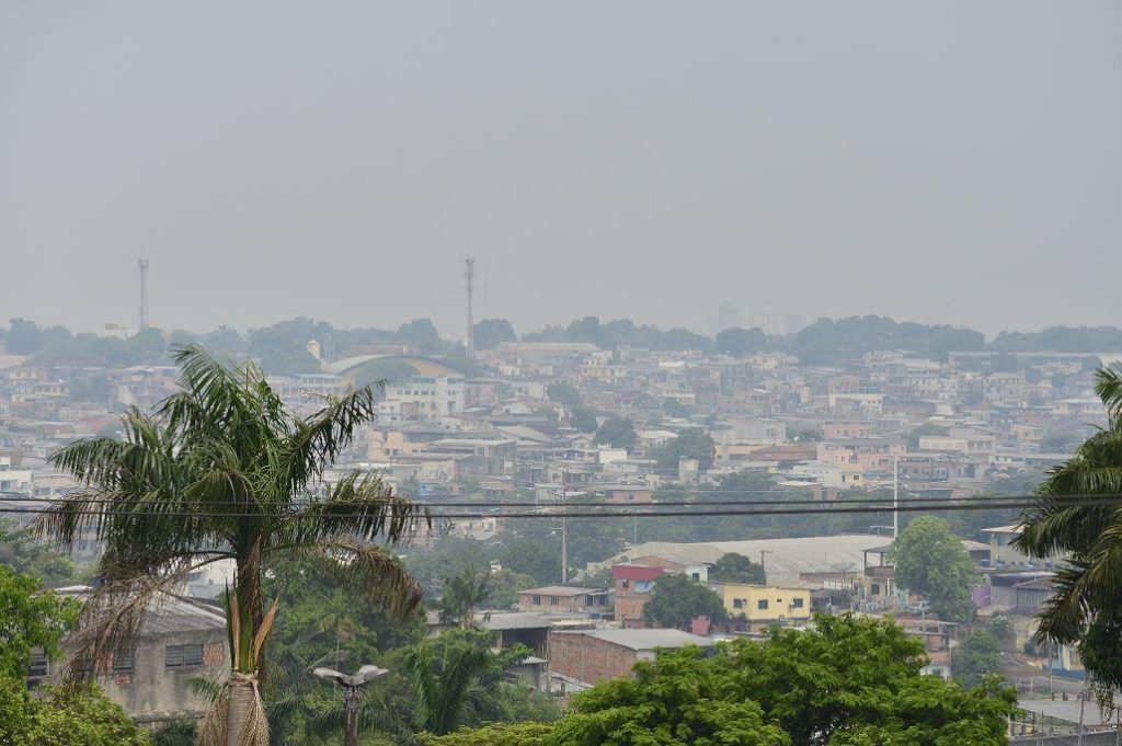 Manaus está há dois meses sofrendo com a fumaça de queimadas