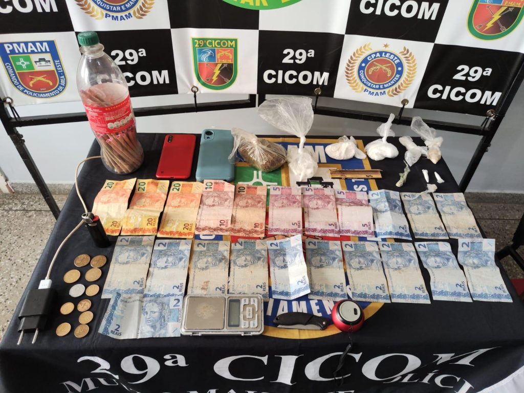 Homem é preso em flagrante ao tentar vender drogas em beco de Manaus