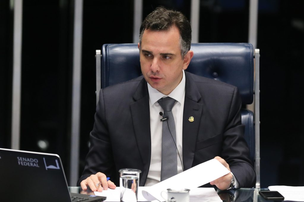 Senado aprova multa para advogado que abandonar processo penal sem justa causa