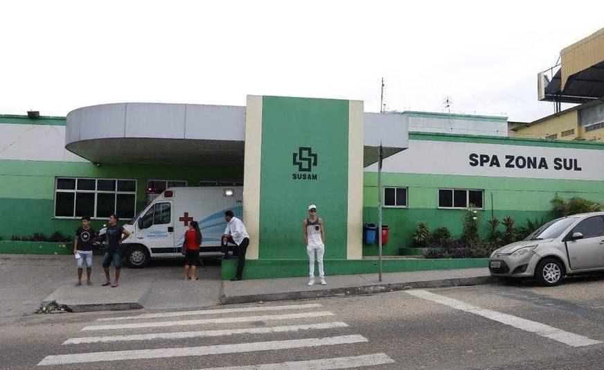 Homem é executado a tiros dentro de embarcação em Manaus