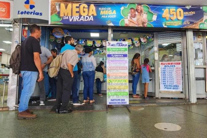 Mega da Virada: apostadores sonham com viajar e ajudar família