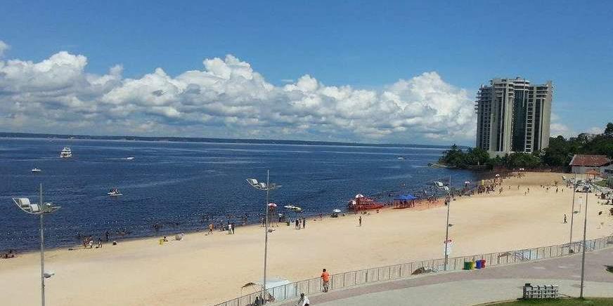 Praia Ponta Negra é reaberta para banho