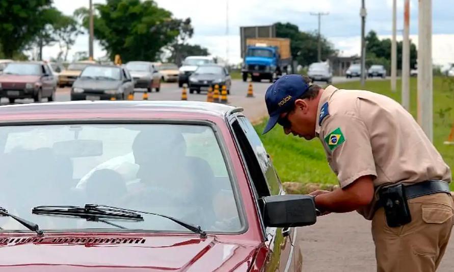 Dirigir sem cinto em 2024: Guia sobre Consequências e Multas Atualizadas