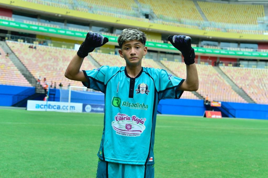 Saimon defende dois pênaltis e declara “Tudo tem um propósito”
