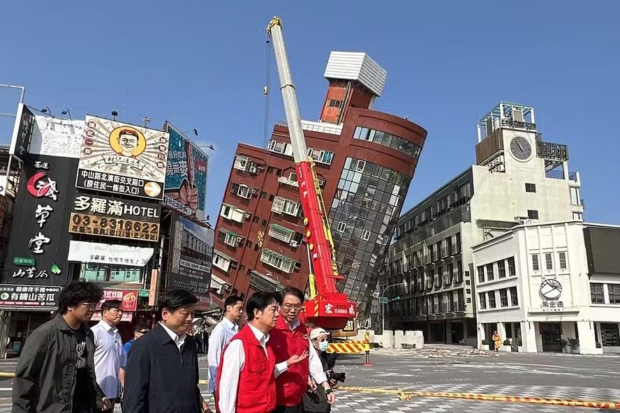 Terremoto deixa nove mortos e centenas de feridos em Taiwan