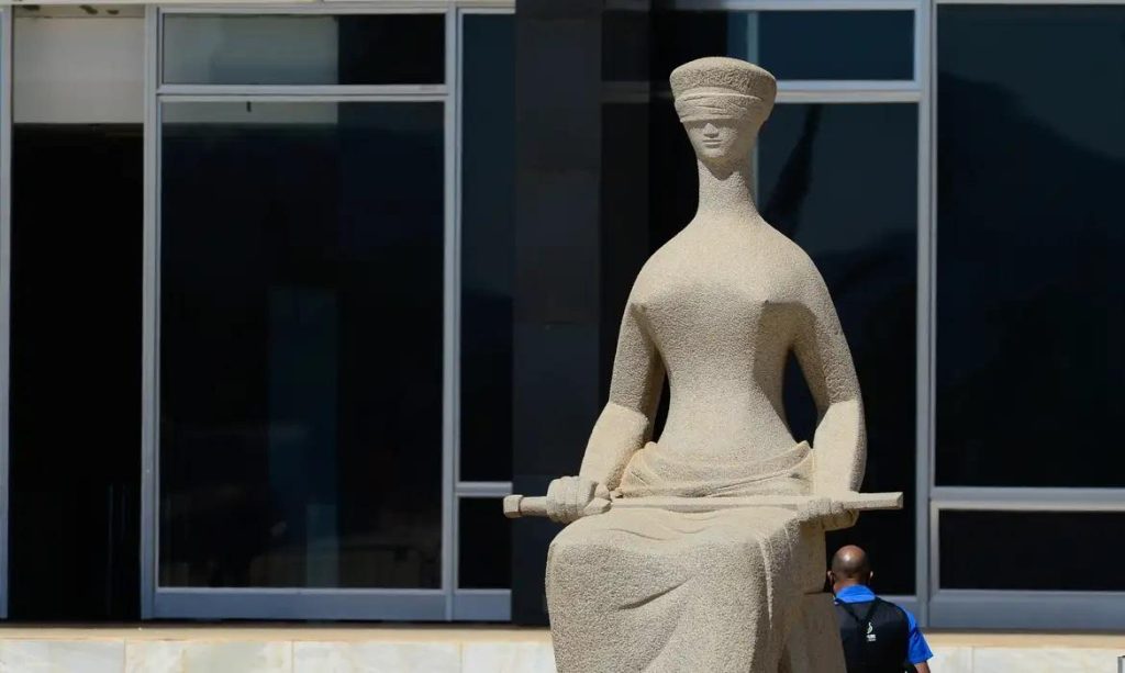 Prerrogativas podem entrar na Constituição