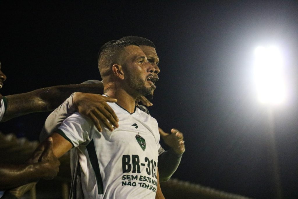 Iluminado e com gol na final, Ibiapino termina artilheiro do Barezão 2024
