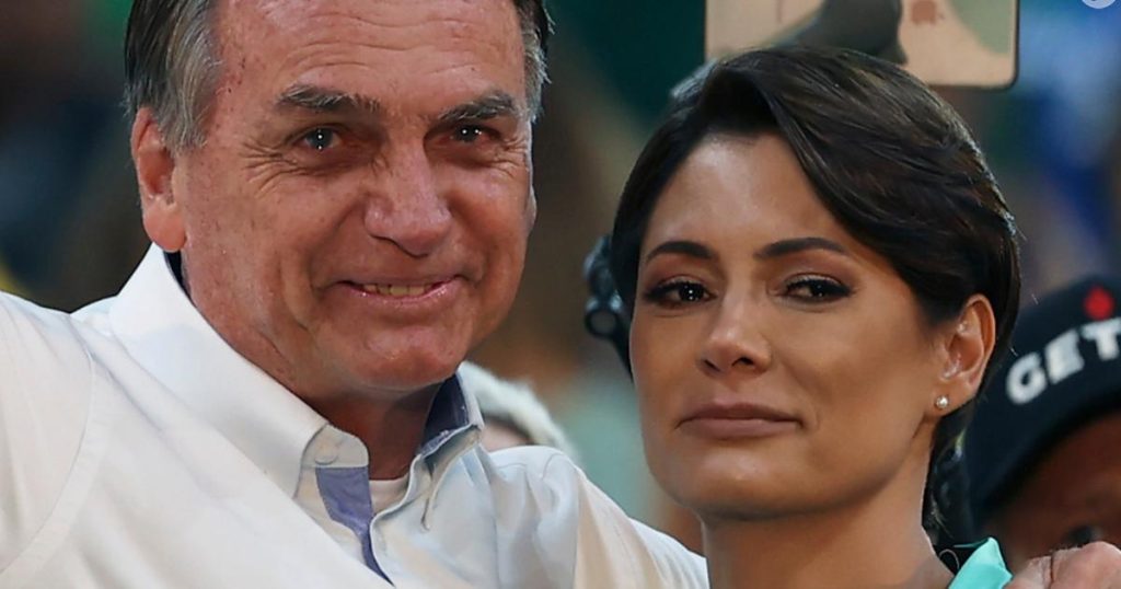 Bolsonaro dividido entre palanques