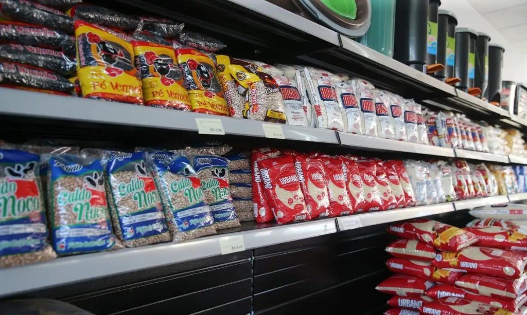 Cesta básica nacional terá 15 alimentos com imposto zerado