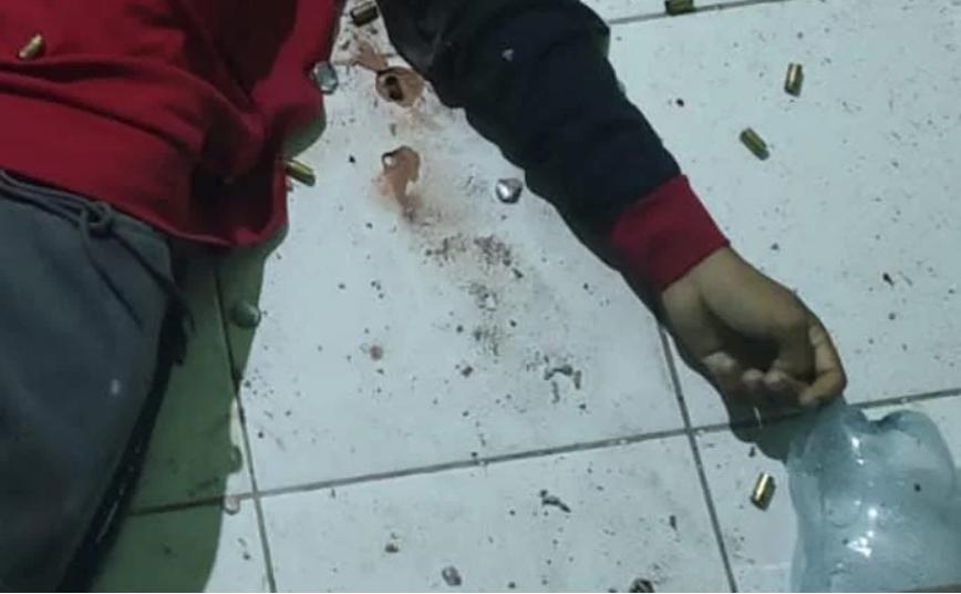 Criminosos invadem casa e executam vítima com 50 tiros