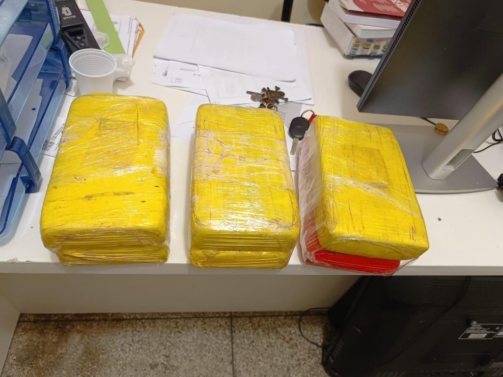 Em Uarini, PC-AM apreende cocaína avaliada em R$ 300 mil