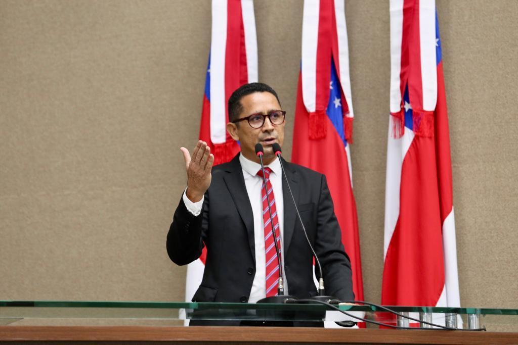 Daniel Almeida acusa medida desesperada
