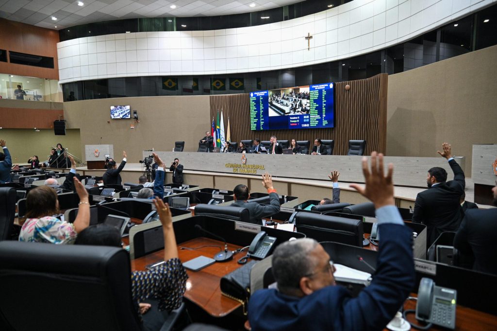 LDO mofa nas gavetas da Câmara