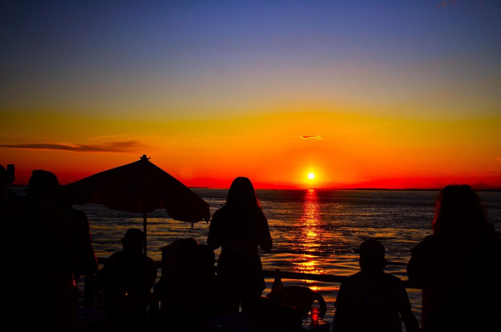 Comunas: o point da diversão e de apreciar o pôr do sol