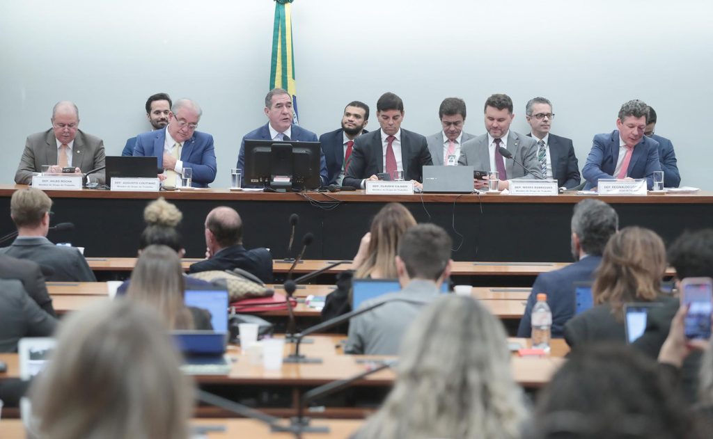 Bancada amazonense se reúne com GT da reforma tributária