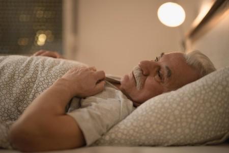 Estudo constata efeito positivo de medicamento dopaminérgico no sono de pessoas com Parkinson