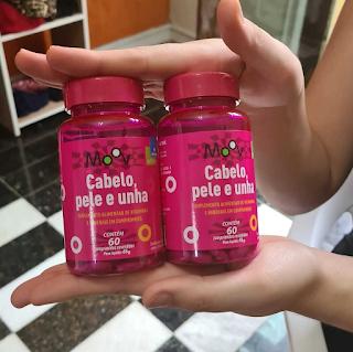 Quais são os benefícios da vitamina Moov para cabelo, pele e unhas?