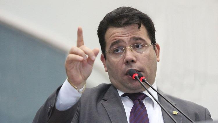 Wilker Barreto desafia adversários a se licenciarem de cargos legislativos durante a campanha