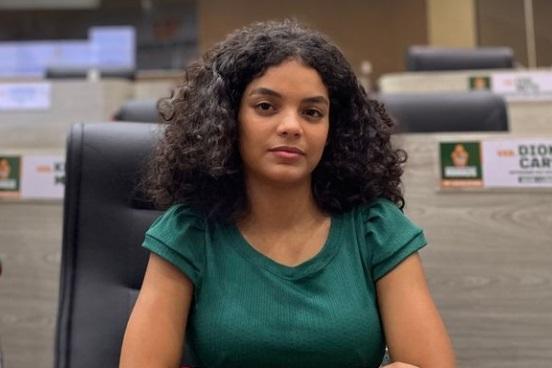 Candidata a vereadora Helena Dantas é vítima de racismo em evento