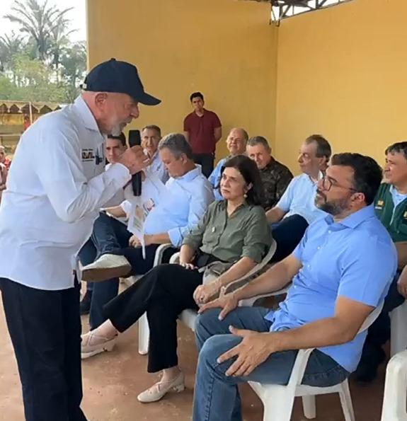 Lula sai em defesa de Marina e promete entregar a BR-319