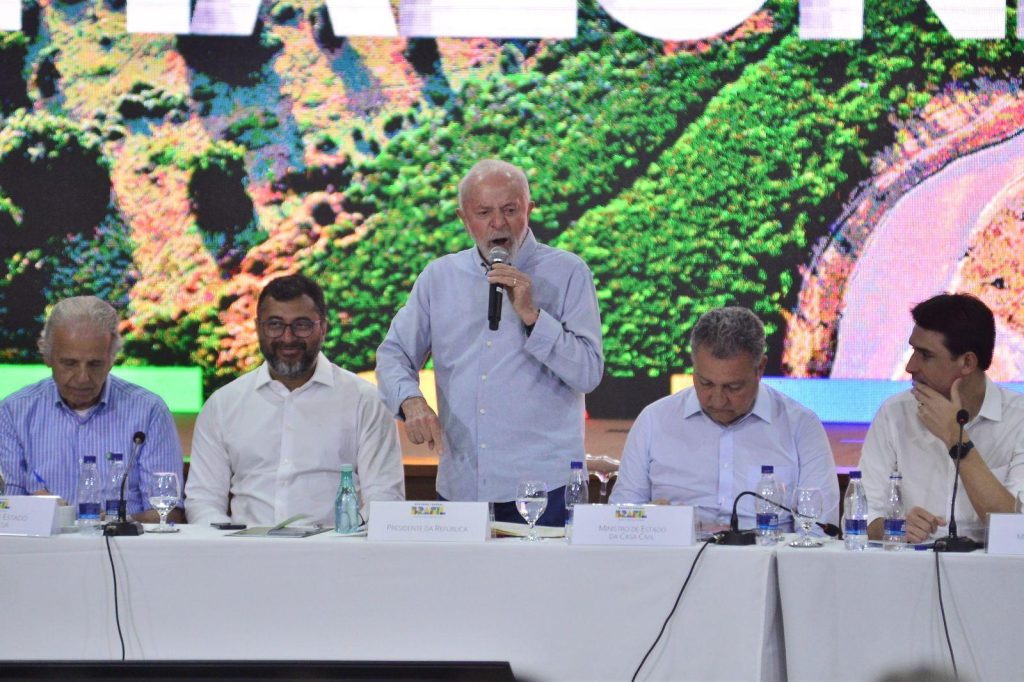 Lula promete iniciar asfaltamento da BR-319: ‘antes de terminar o meu mandato’
