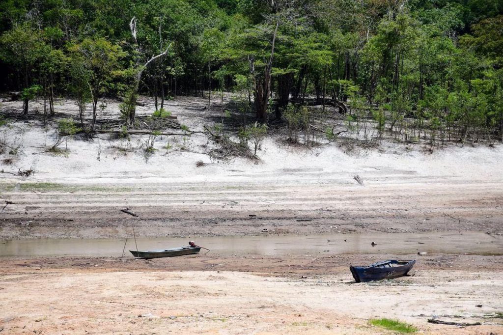 Seca do rio Negro deve ser recorde em 13 dias