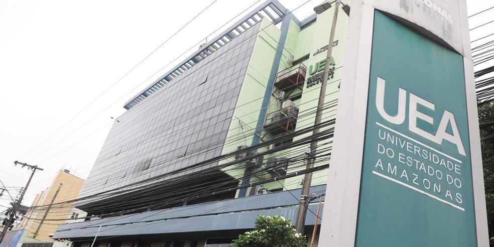 UEA suspende aulas devido a fumaça na região