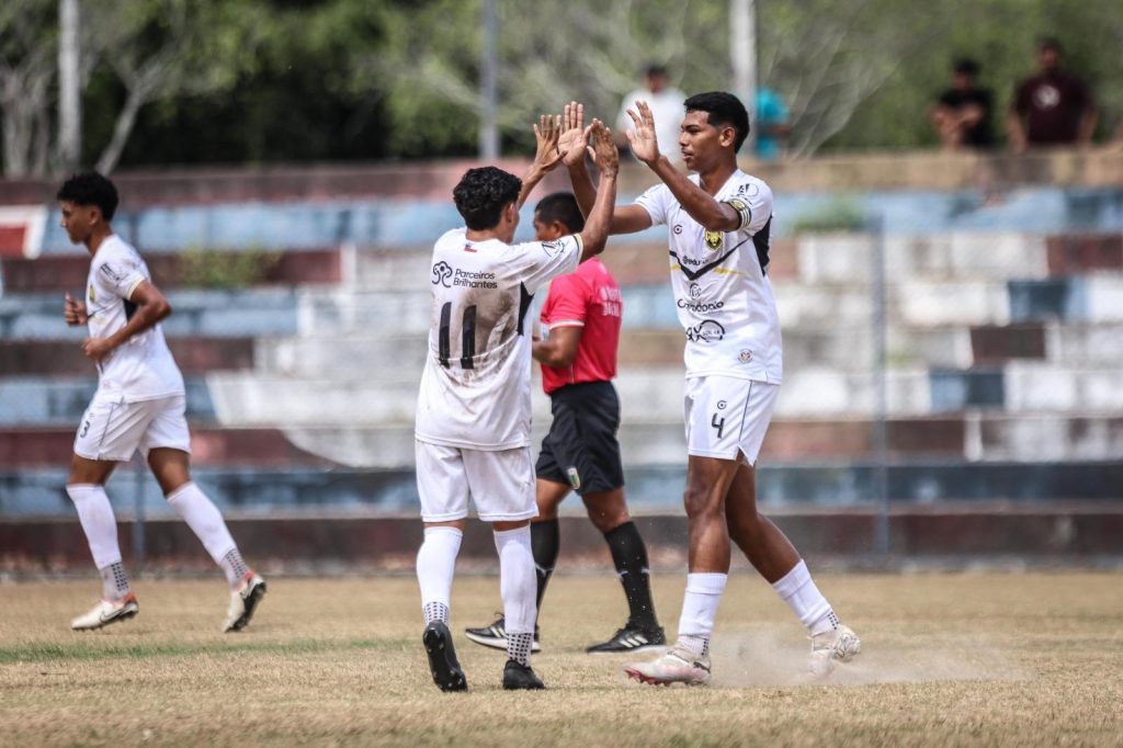 Base: Amazonas vence o Clipper de virada na abertura do Barezinho Sub-19