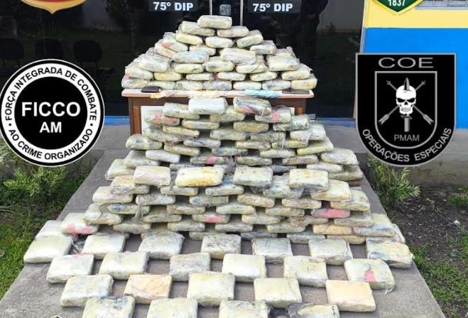 Em Barcelos,  PMAM e PF apreendem mais de 160 quilos de droga em embarcação