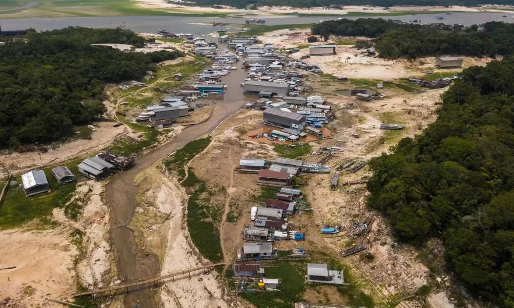 Emergência logística no Amazonas