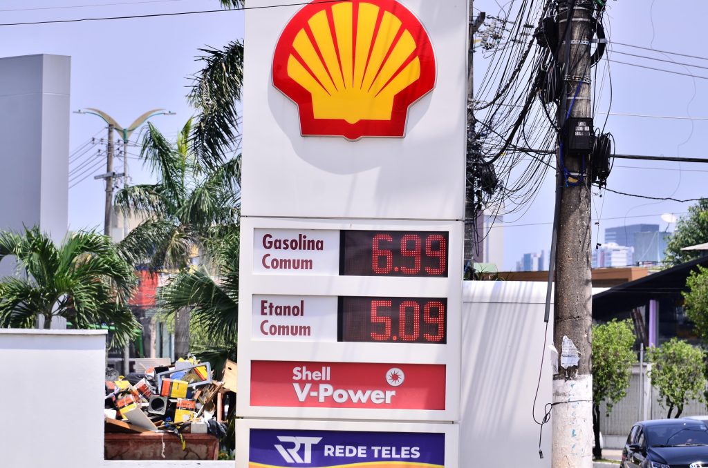 Gasolina aumenta e chega a R$ 6,99 nos postos de Manaus