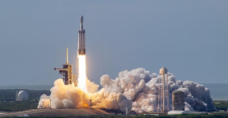 Nasa envia sonda que vai estudar Lua de Júpiter para o espaço