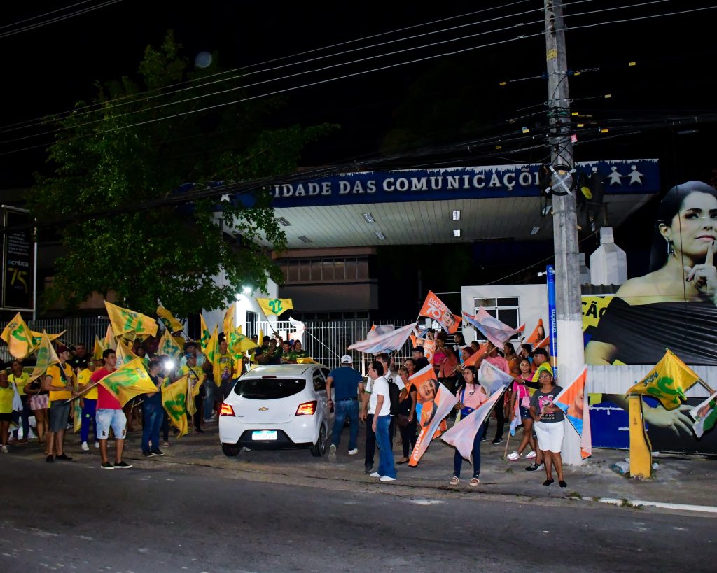 Tensão entre cabos eleitorais
