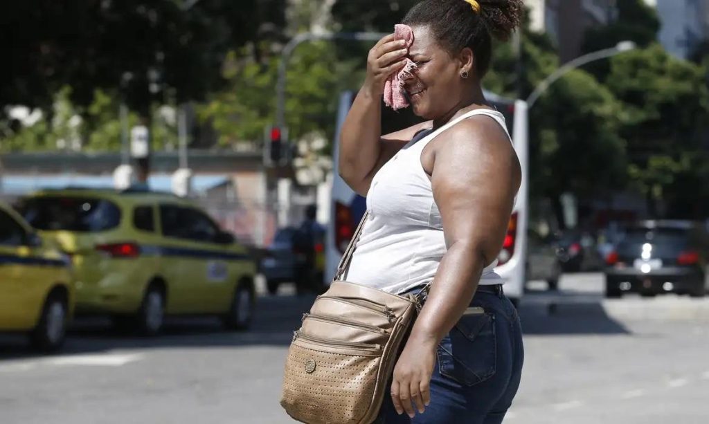 Planeta pode aquecer 3,1ºC a 3,6ºC com emissões de gases