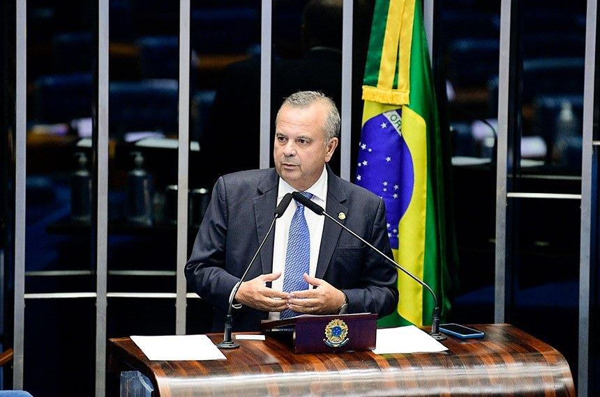 Senador quer derrubar transferência da Amazonas Energia