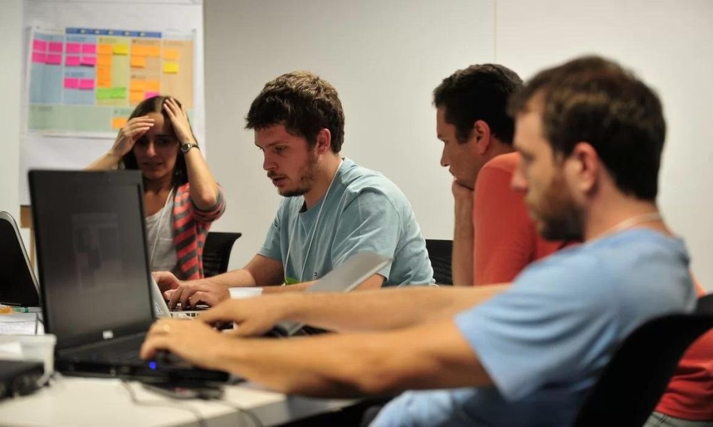 Empreendedores e startups do AM podem concorrer a programa de aceleração gratuita para negócios