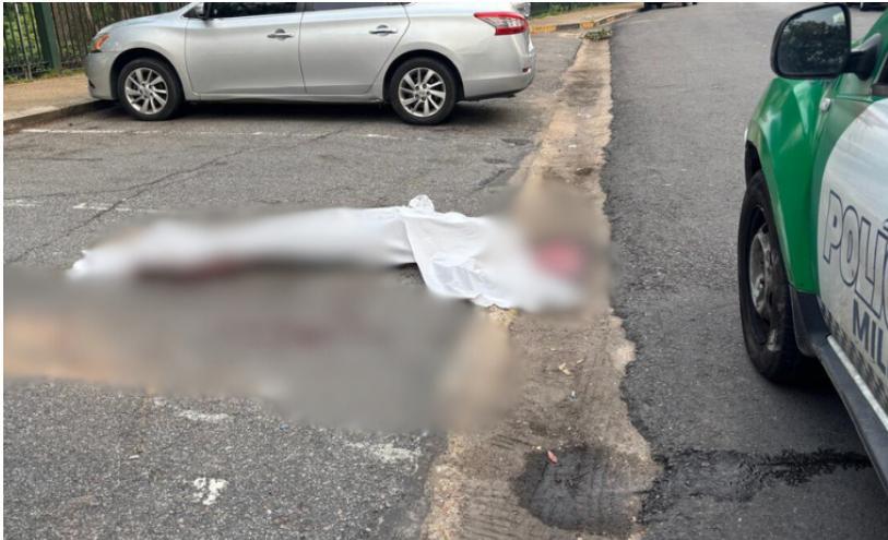 Homem em situação de rua é assassinado a facadas no Centro de Manaus