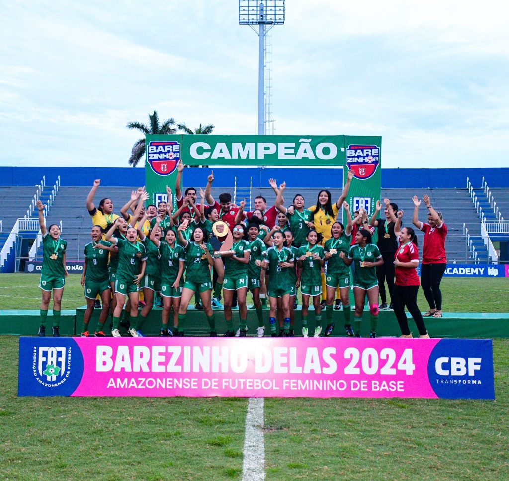 Sub-15: Amazônia levanta a taça de campeão do Barezinho Delas
