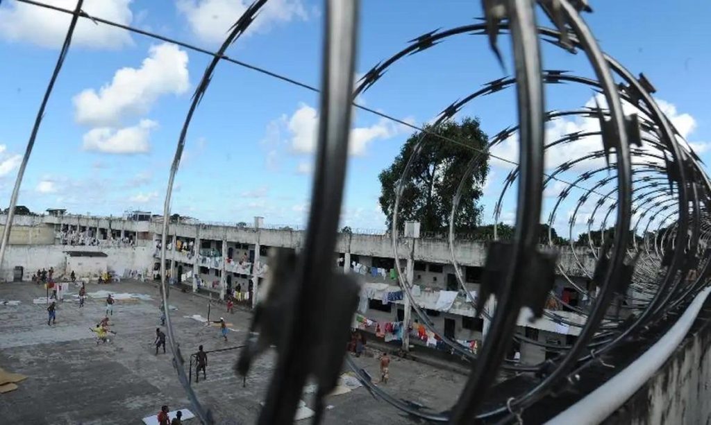 Presídio é escritório do crime
